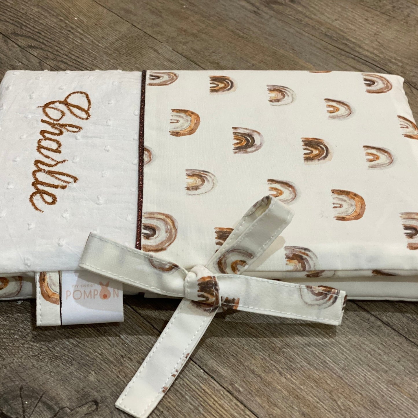 Protège carnet de santé personnalisé Arc en ciel-Cadeau de naissance