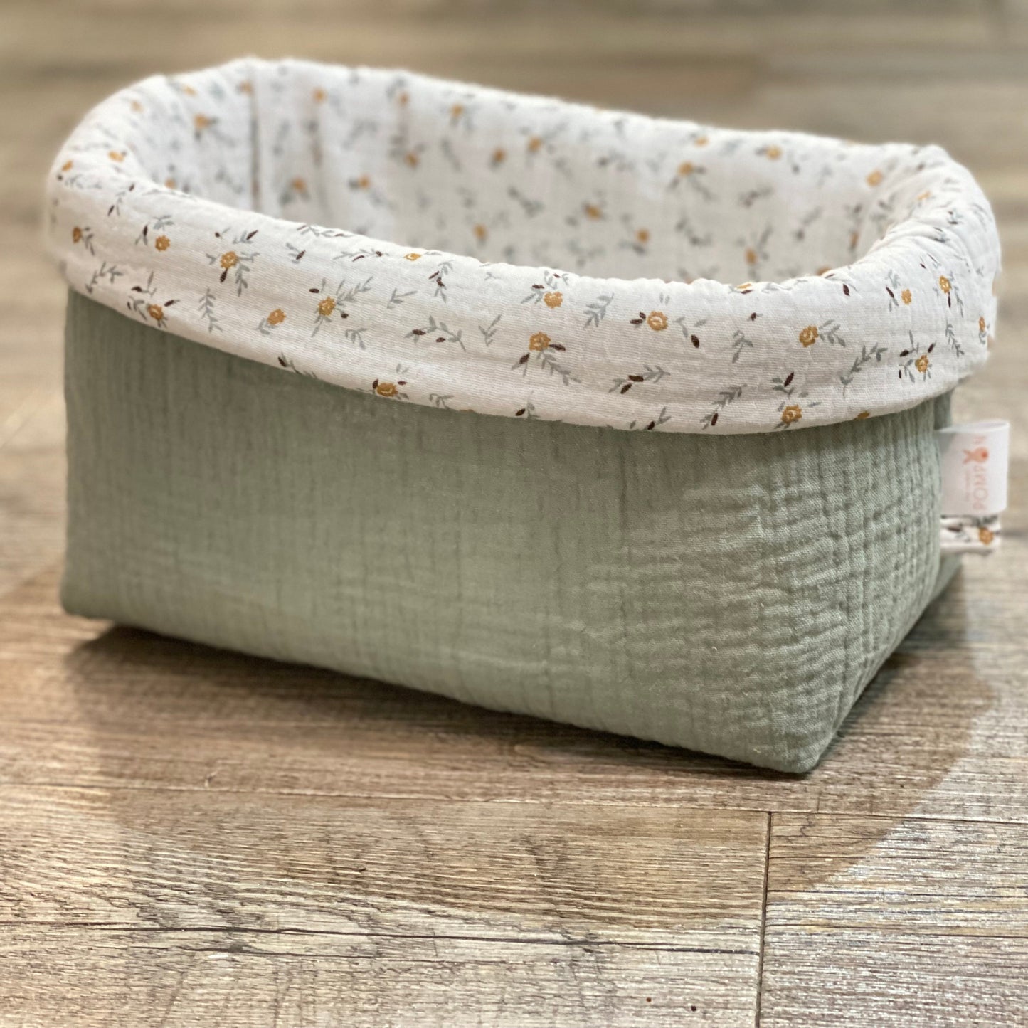 Paniers de rangement pour couches et produits bébé vert de gris et camel