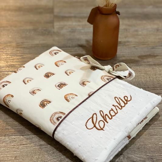 Protège carnet de santé personnalisé Arc en ciel-Cadeau de naissance