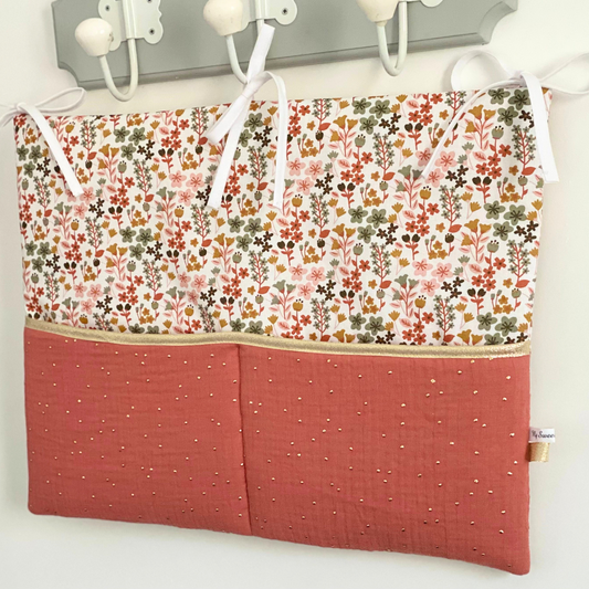 Range doudou pour lit bébé terracotta doré